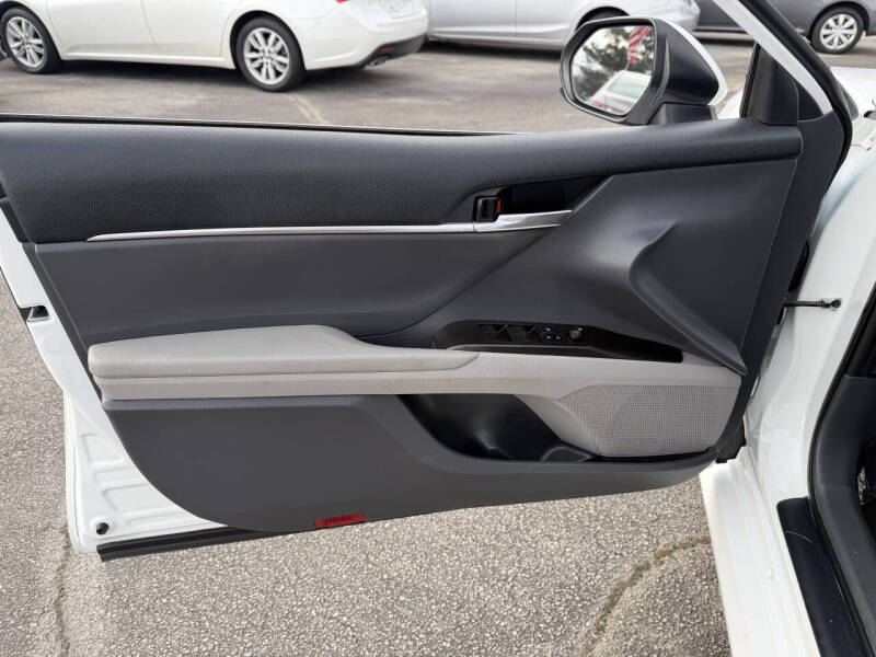 2022 Toyota Camry LE