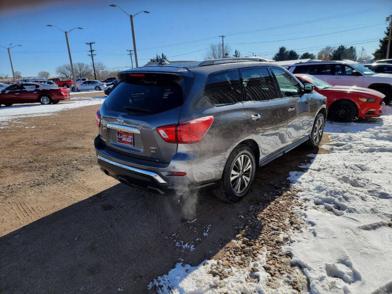 2019 Nissan Pathfinder SL