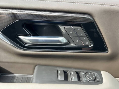 2025 GMC Yukon Elevation