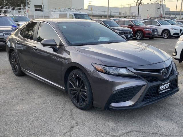 2022 Toyota Camry SE