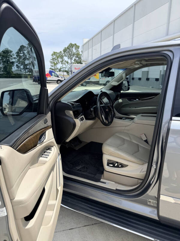 2019 Cadillac Escalade Luxury