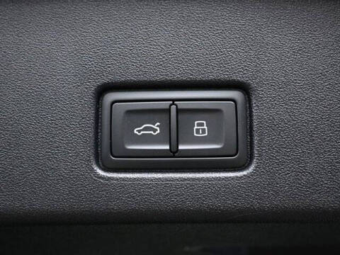 2024 Audi Q4 e-tron quattro Premium 50