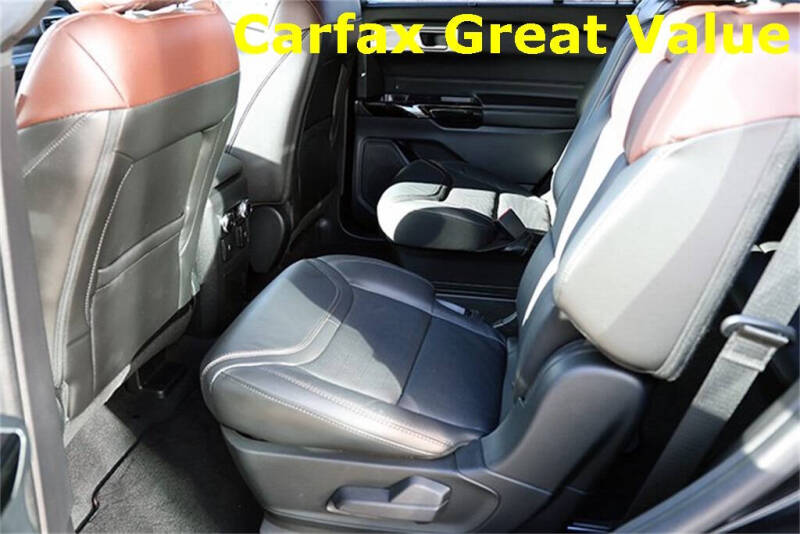 2022 Ford Explorer Platinum