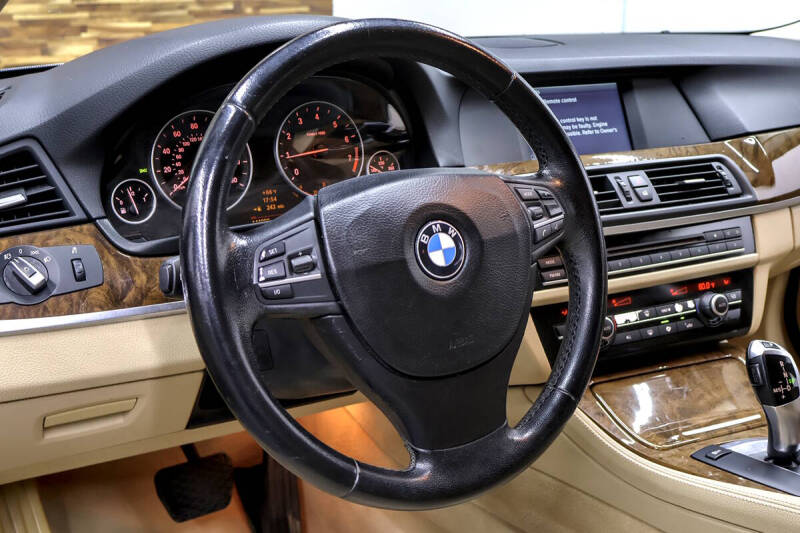 2011 BMW 5 Series 528i