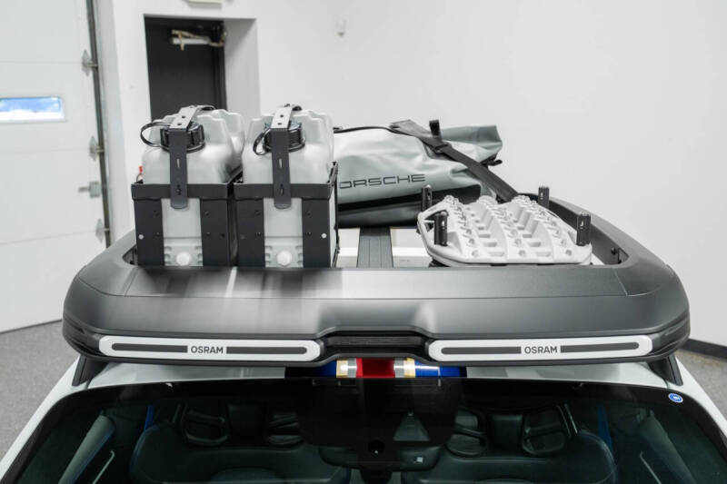 2024 Porsche 911 Dakar