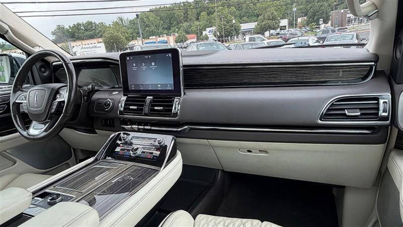 2018 Lincoln Navigator Black Label