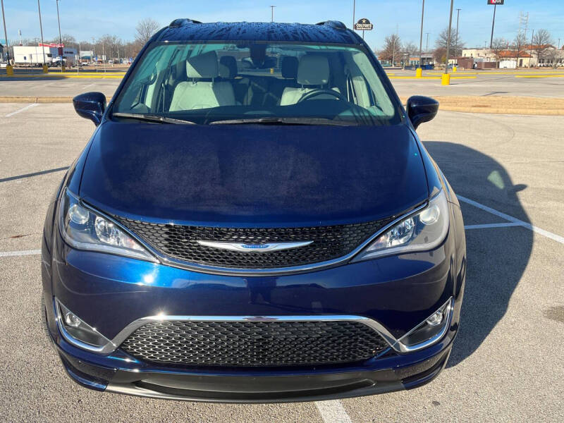 2017 Chrysler Pacifica Touring-L