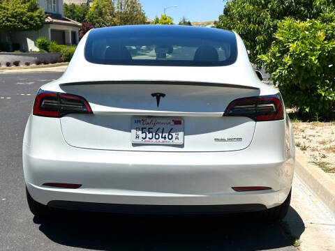 2023 Tesla Model 3 Performance