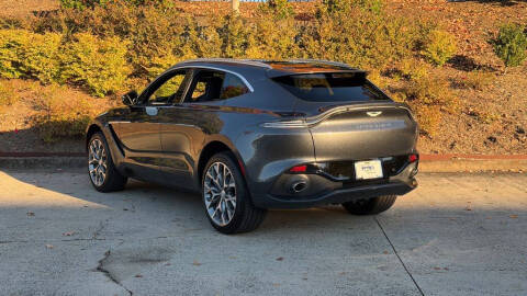 2022 Aston Martin DBX