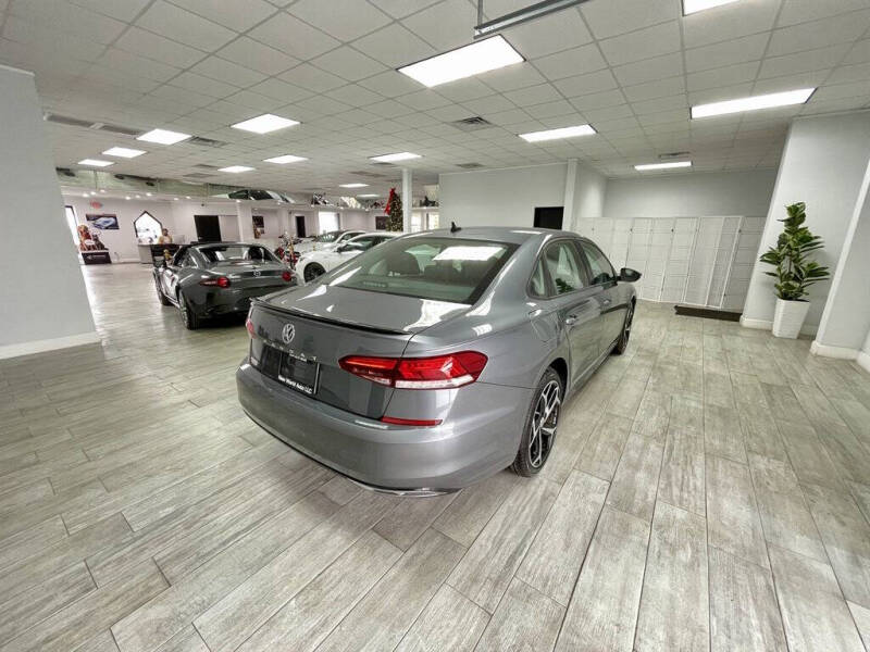 2020 Volkswagen Passat R-Line