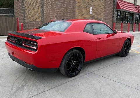 2017 Dodge Challenger SXT Plus