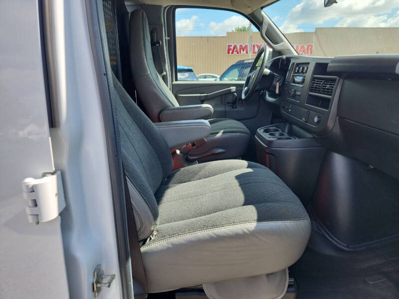 2022 Chevrolet Express 2500