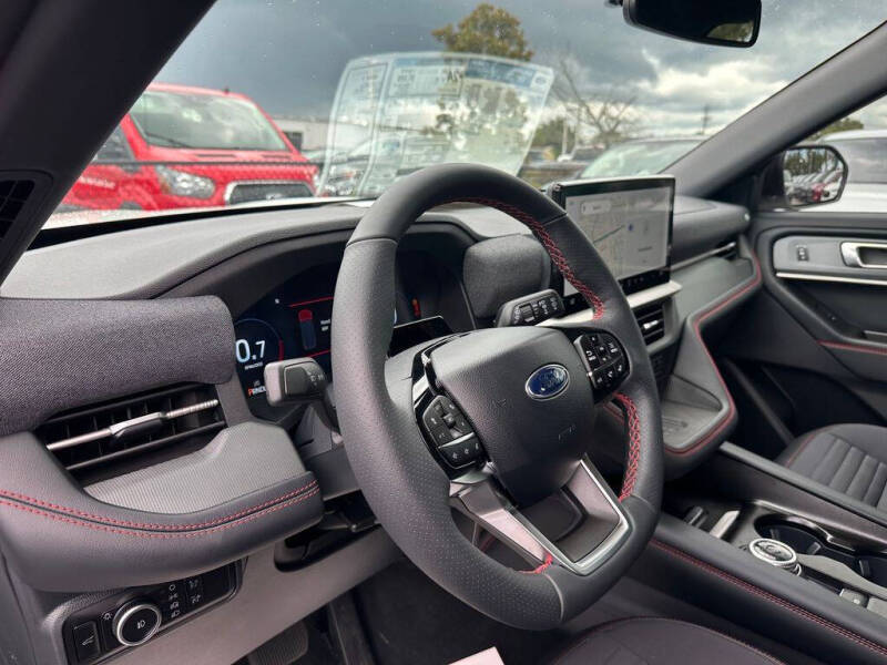 2025 Ford Explorer ST-Line