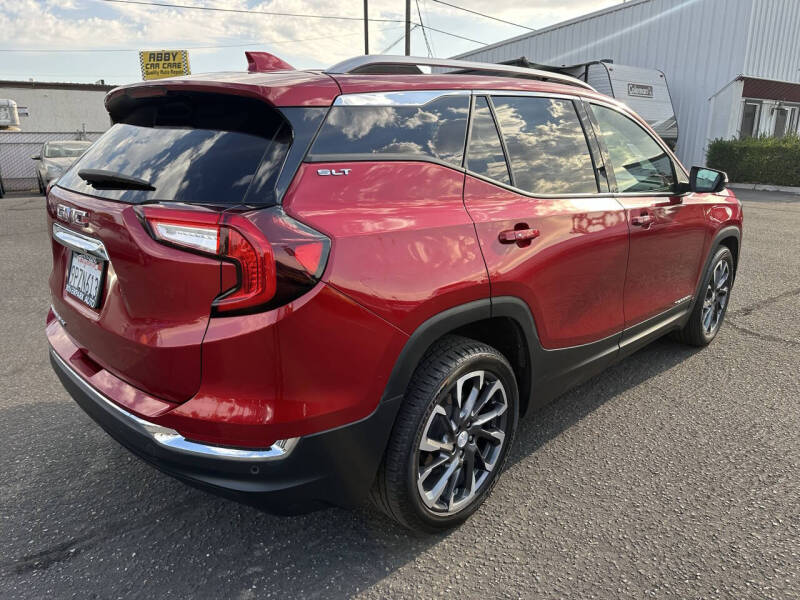 2022 GMC Terrain SLT