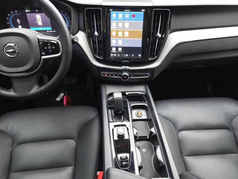 2025 Volvo XC60 B5 Plus Dark Theme