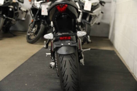 2023 Triumph TRIDENT 66