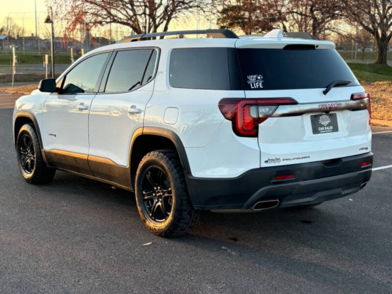2023 GMC Acadia AT4
