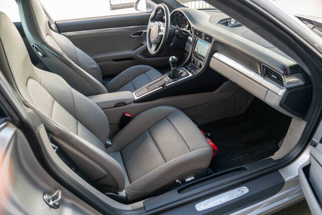 2012 Porsche 911 26