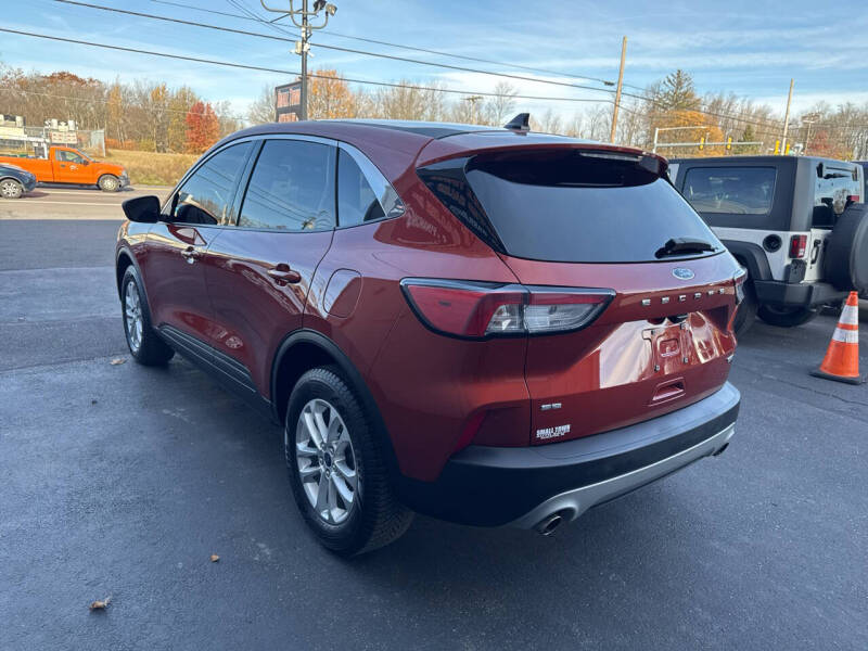 2020 Ford Escape SE