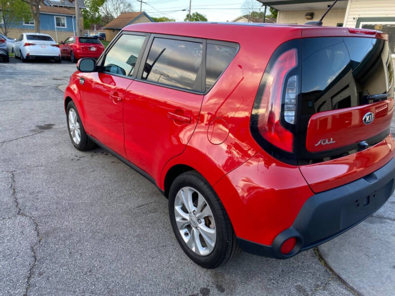 2016 Kia Soul +