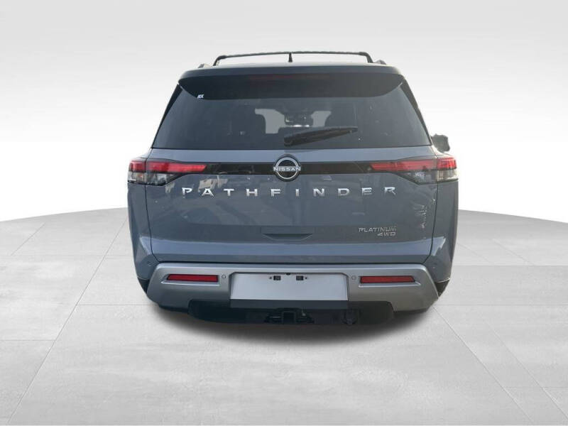 2025 Nissan Pathfinder Platinum