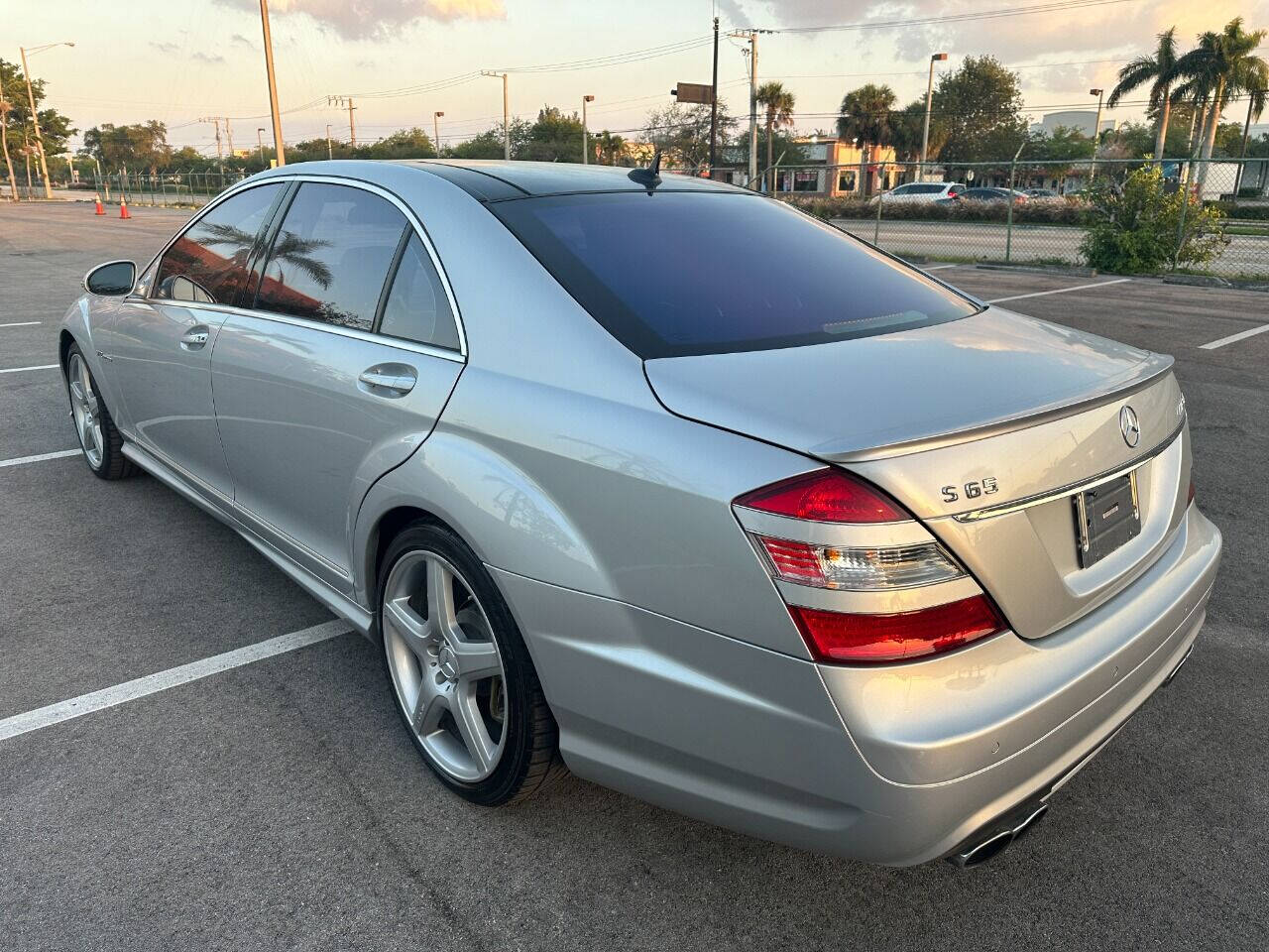 2007 Mercedes-Benz S-Class Sedan - $27,900