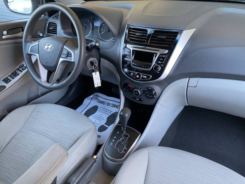 2016 Hyundai Accent SE