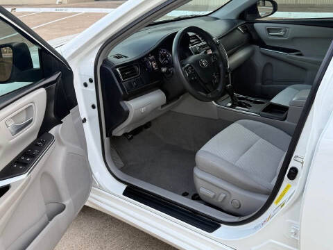 2017 Toyota Camry LE