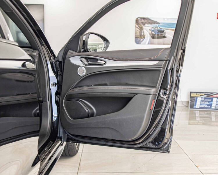 2025 Alfa Romeo Stelvio