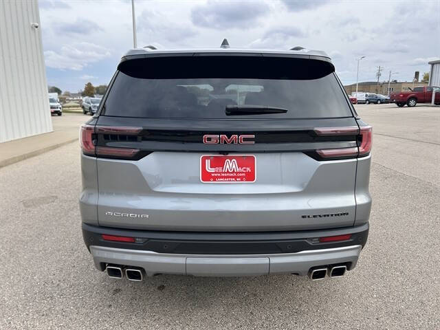 2025 GMC Acadia Elevation