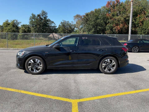 2022 Audi e-tron quattro Premium