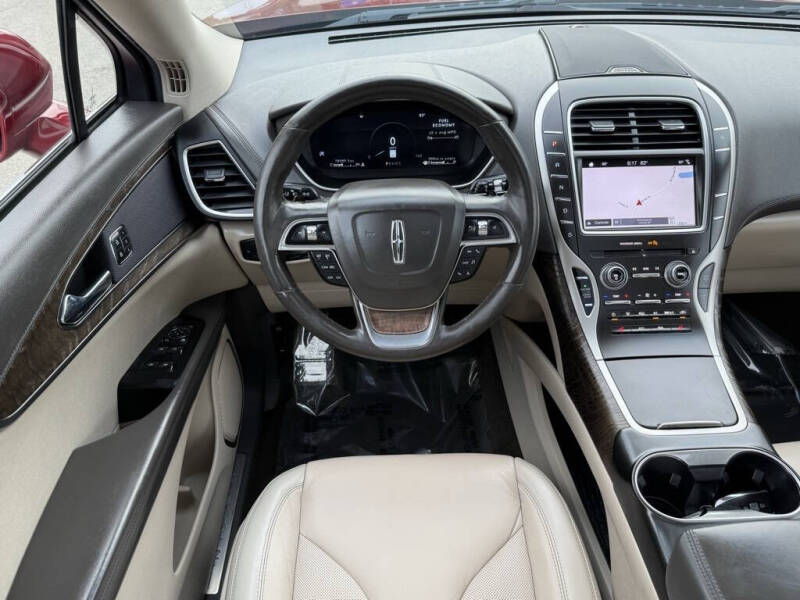 2019 Lincoln Nautilus Select