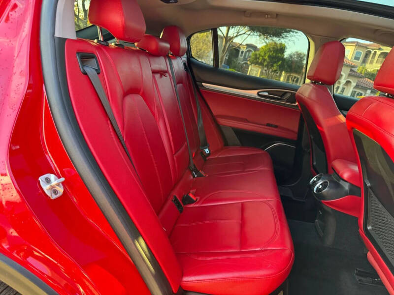 2019 Alfa Romeo Stelvio Sport