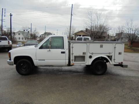 2000 Chevrolet C/K 3500 Series for sale at B & G AUTO SALES in Uniontown PA