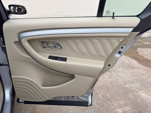 2015 Ford Taurus