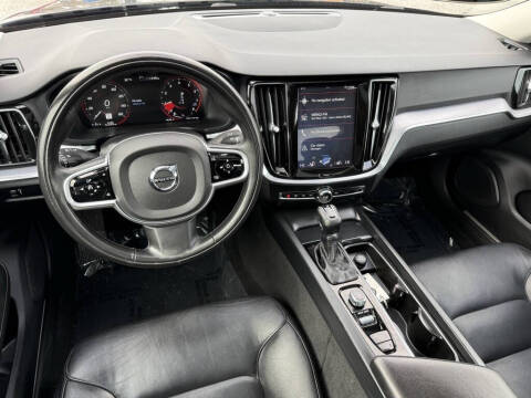 2020 Volvo S60 T5 Momentum