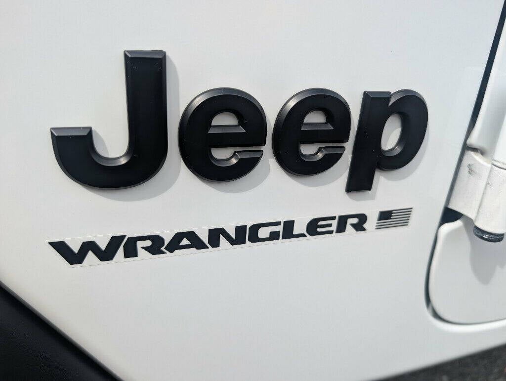 2023 Jeep Wrangler 9