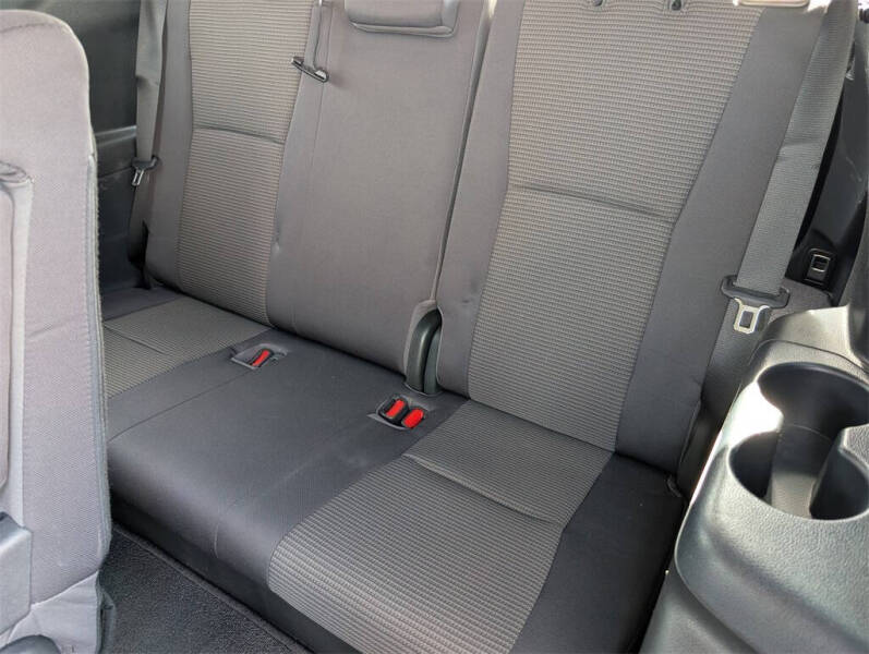 2020 Toyota Highlander LE