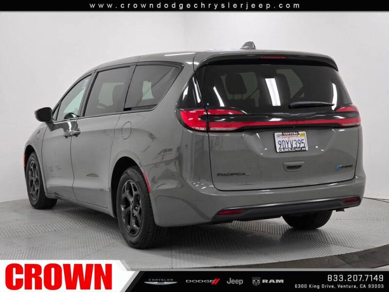 2022 Chrysler Pacifica Hybrid Touring L