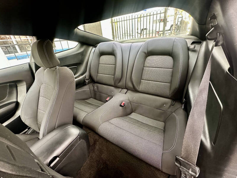 2016 Ford Mustang V6