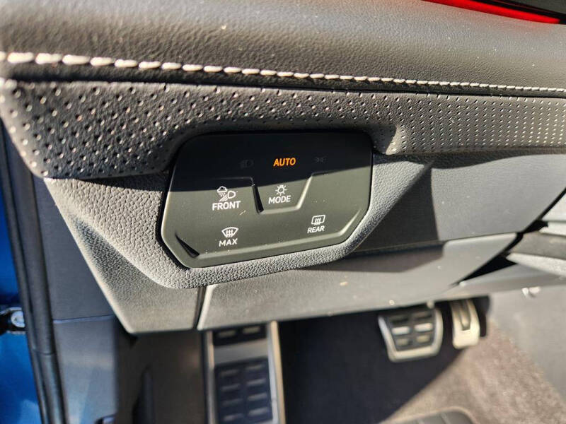 2025 Volkswagen Atlas Cross Sport SEL Premium R-Line 4Motion