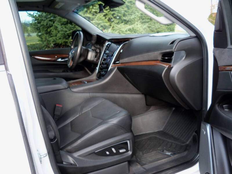 2020 Cadillac Escalade Luxury