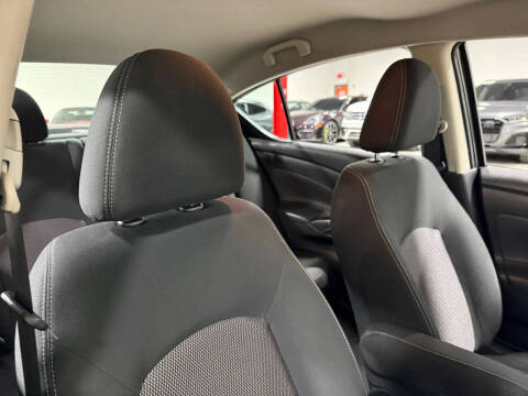 2019 Nissan Versa SV