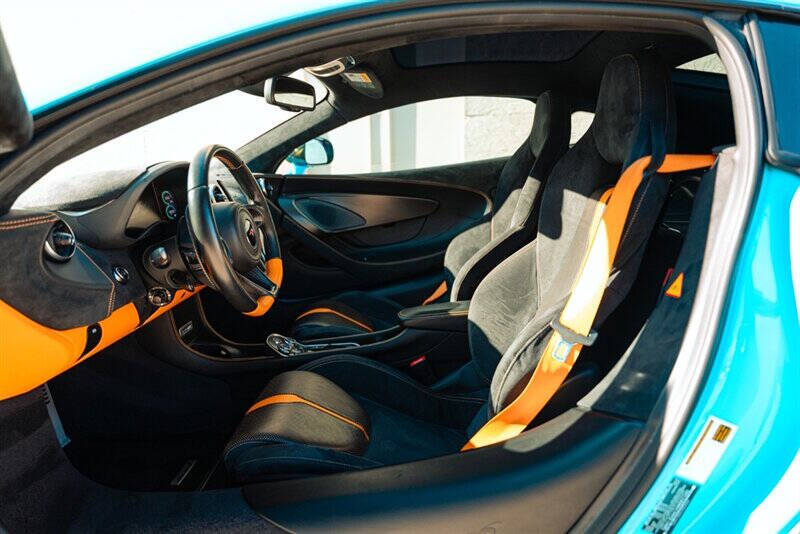 2017 McLaren 570GT