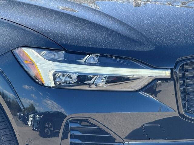 2025 Volvo XC60 T8 Plus Dark Theme