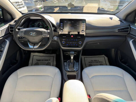 2022 Hyundai Ioniq Hybrid SE