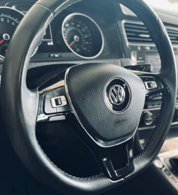 2017 Volkswagen e-Golf SE