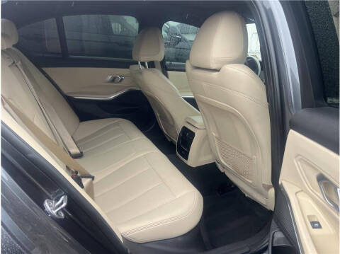 2022 BMW 3 Series 330e