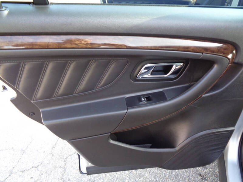 2019 Ford Taurus Limited