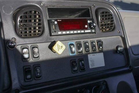 2015 Freightliner M2 106